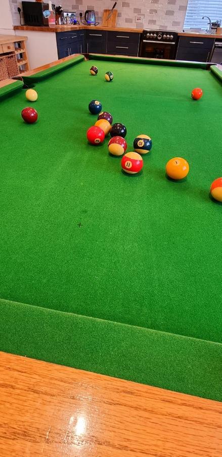 Hidden Gem Near The Beach With Pool Table New Quay Extérieur photo