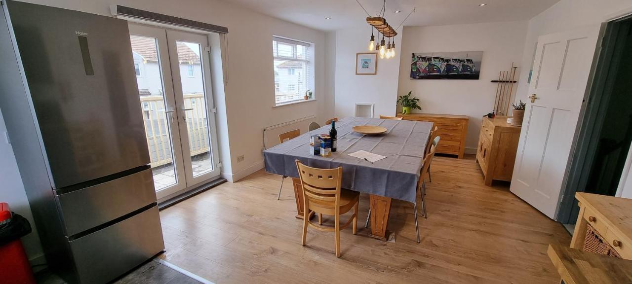 Hidden Gem Near The Beach With Pool Table New Quay Extérieur photo